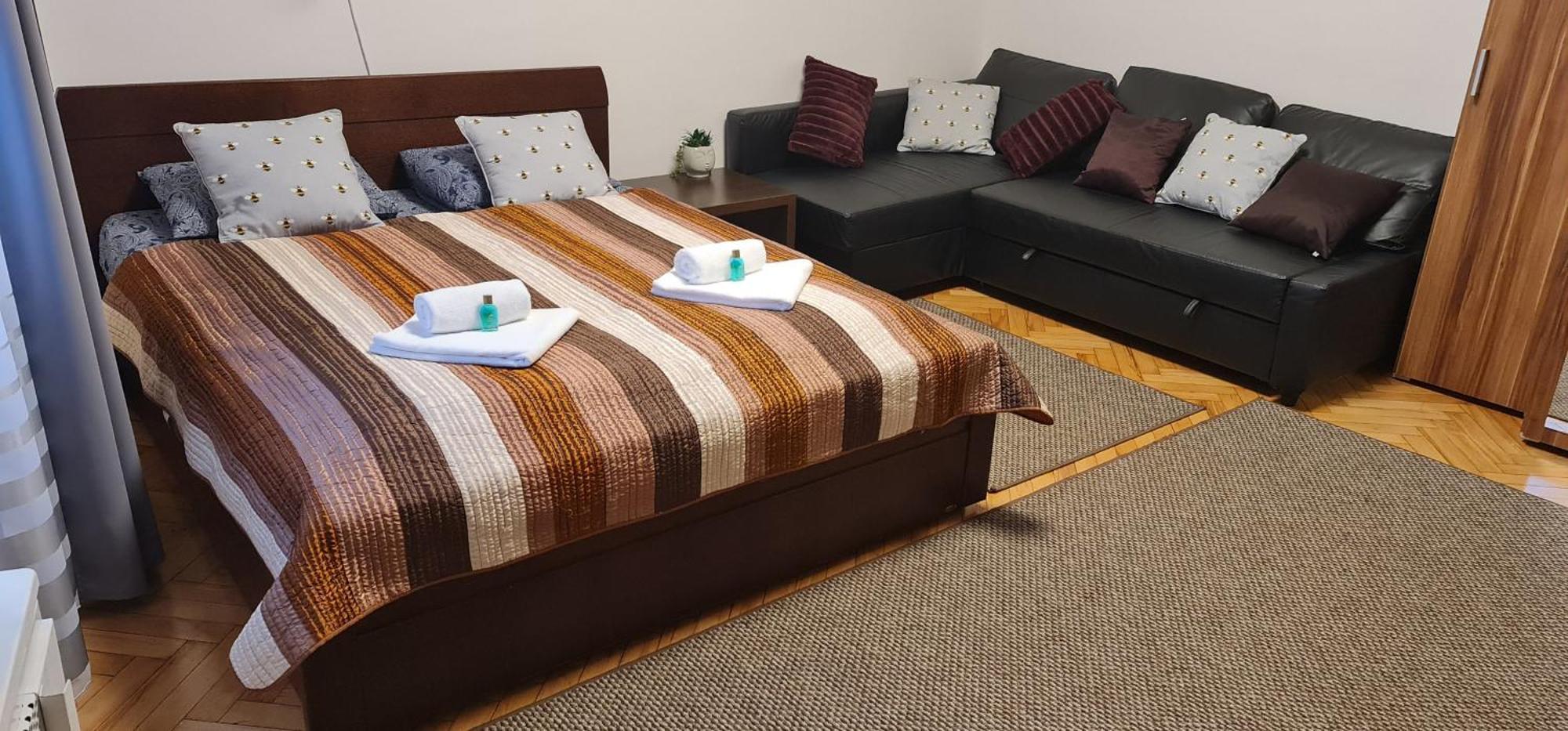 Bumblebee Apartment With Ac Budapest Exterior photo